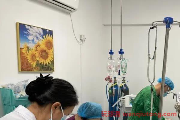 中国男子被嘟嘟车司机刺伤抢救数日险丧命!网友:不可能无缘无故捅人...