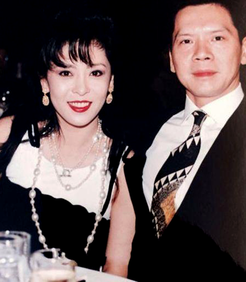 向华强为何那么爱老婆 向太为何变肥婆