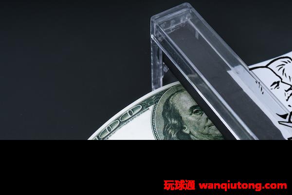世界正在经历货币制度的变革