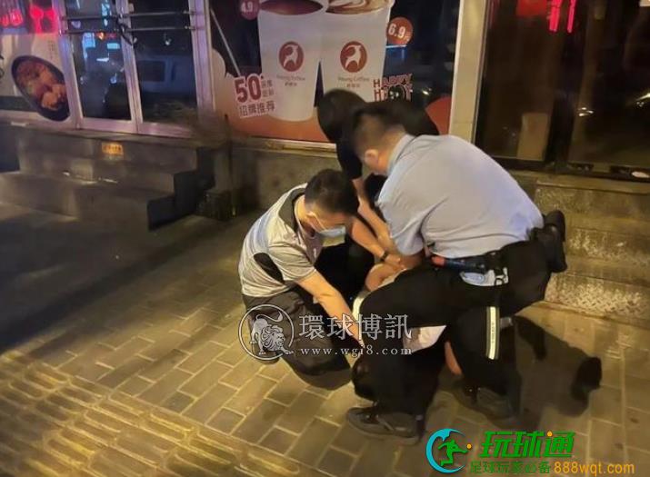 4人帮电信诈骗团伙取钱被西安警方抓获 4人帮电信诈骗团伙取钱被西安警方抓获