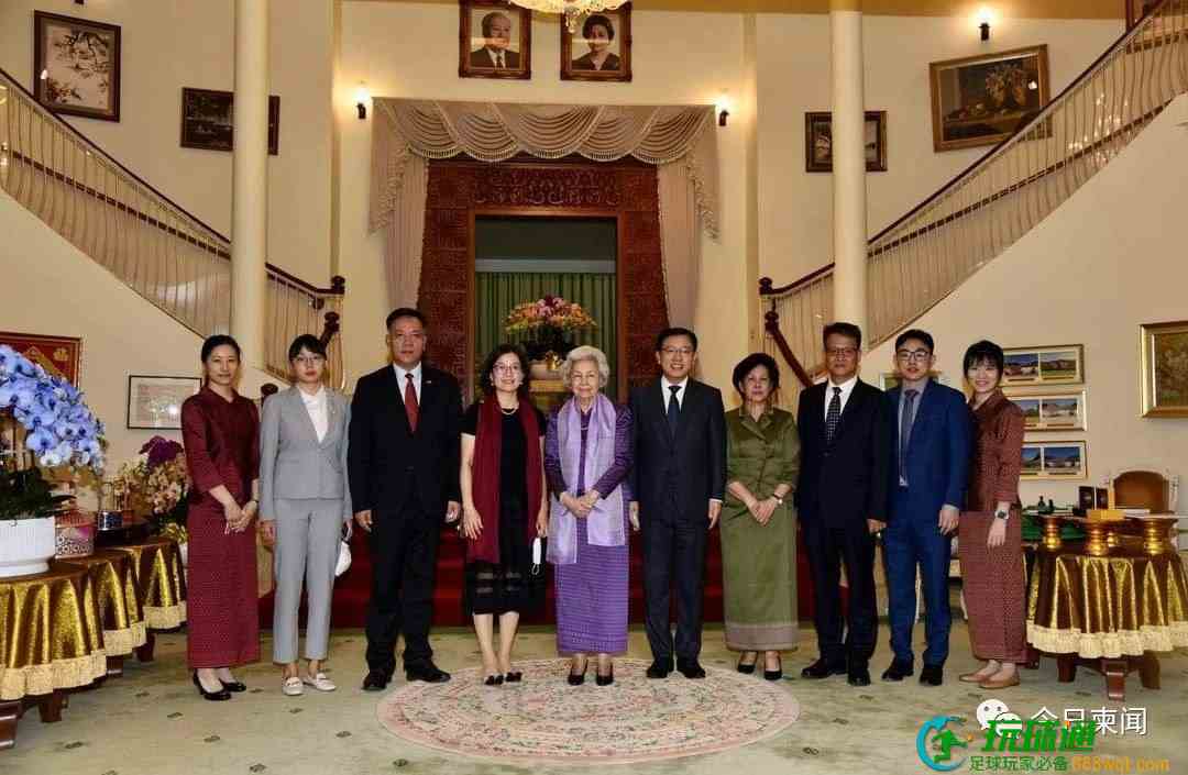 中国驻柬大使向太后莫尼列祝贺寿辰