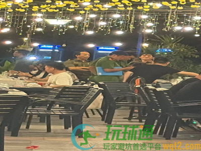 越南胡志明“9郡 美食街 ”警察正在检查